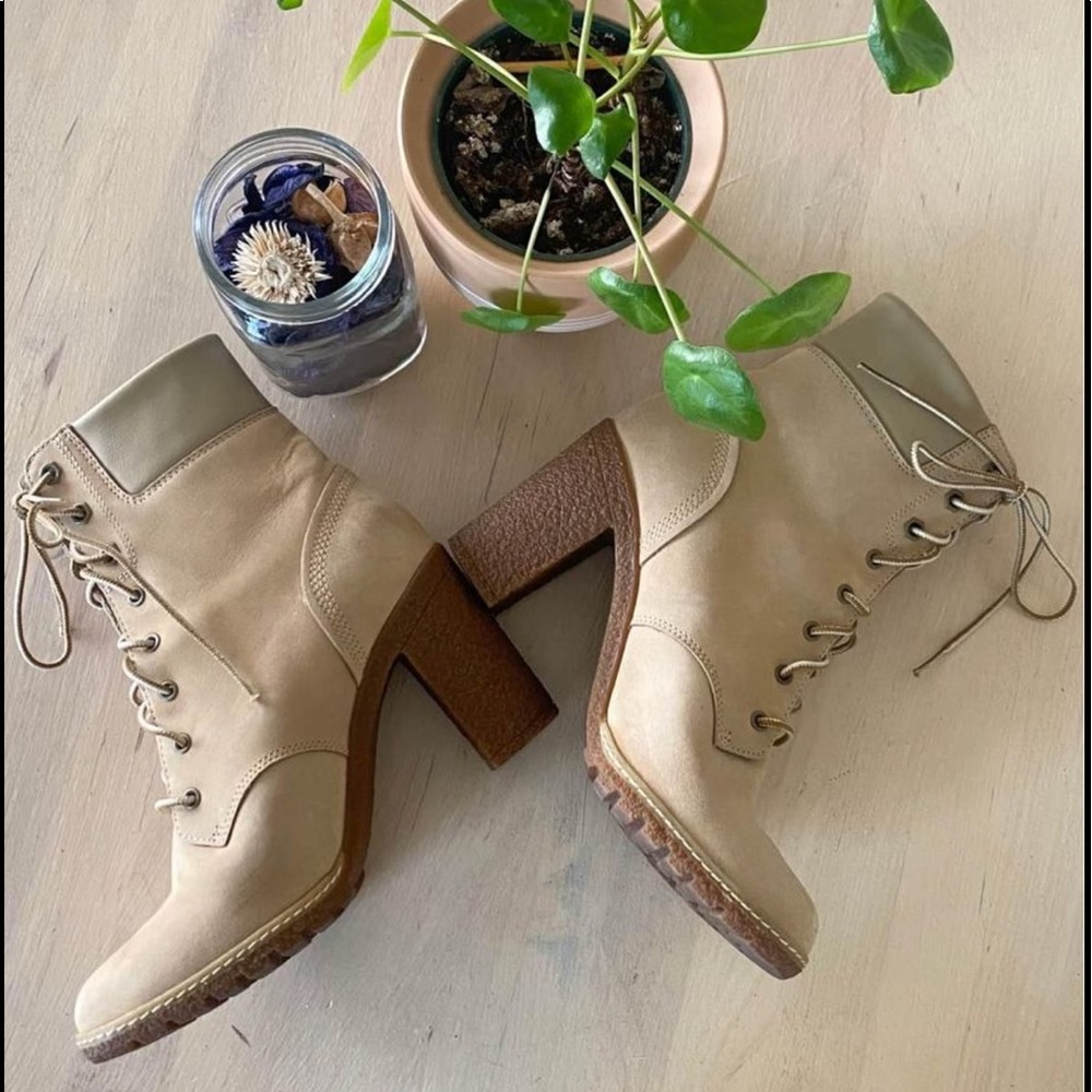 Timberland women’s Camdale chunky heel boots light taupe size 7.5
